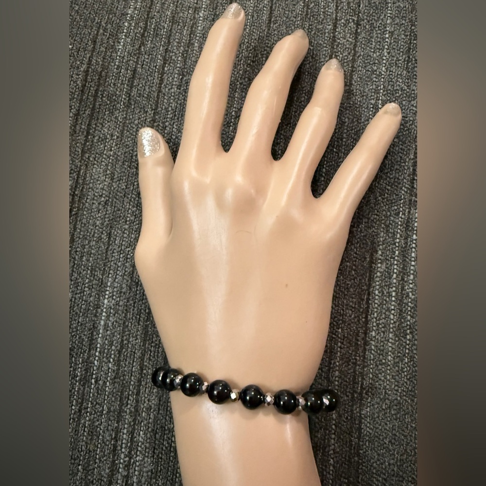 Elegant Black Beaded Bracelet